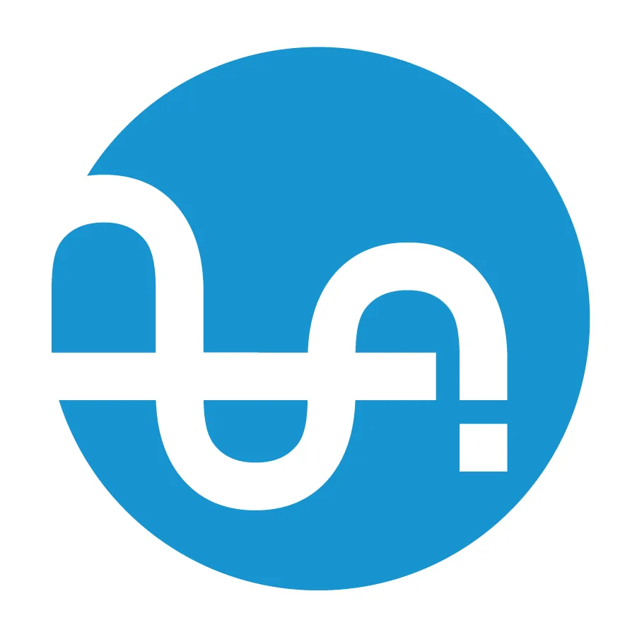 Platinum Communication Company logo